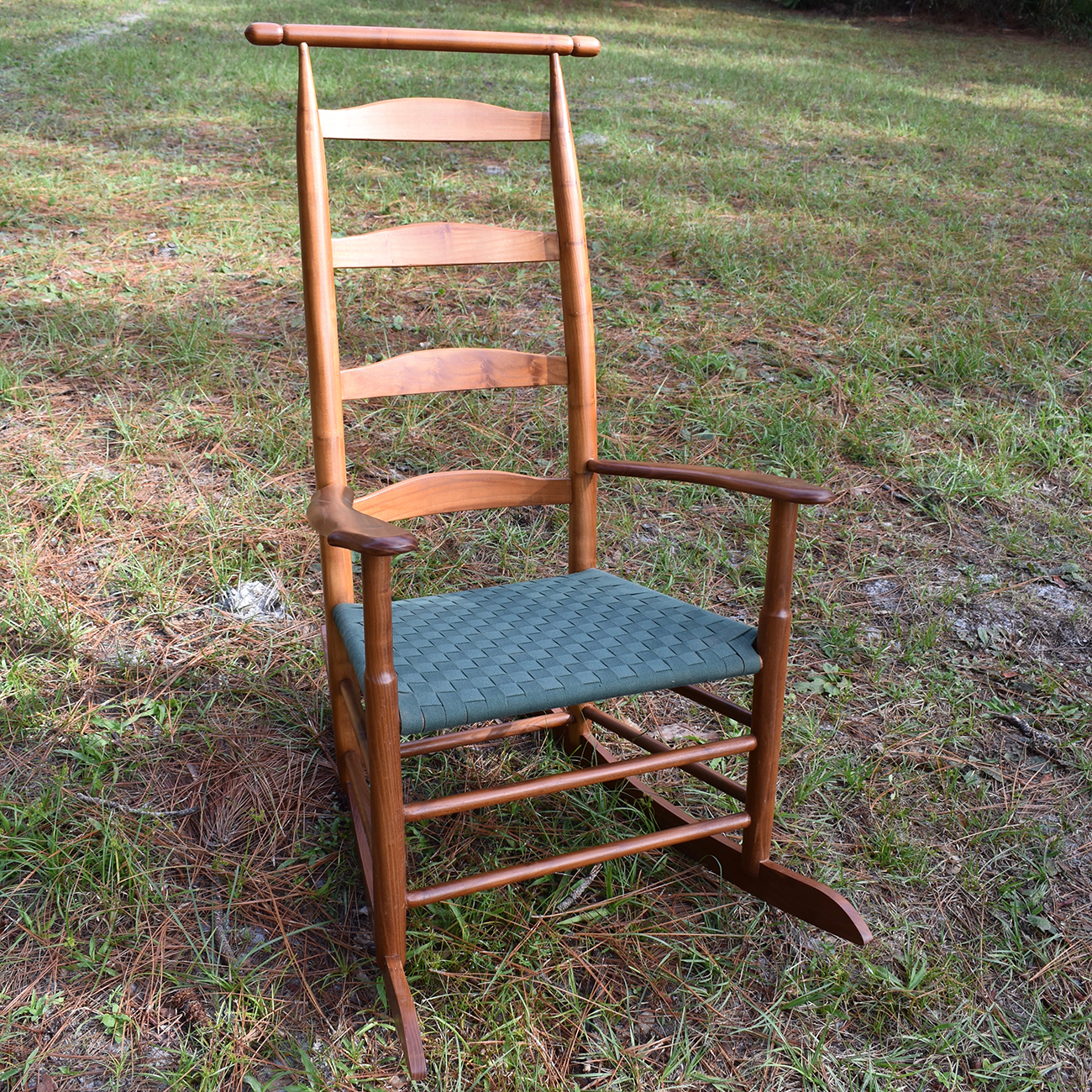 shaker type rocker with wooden pins