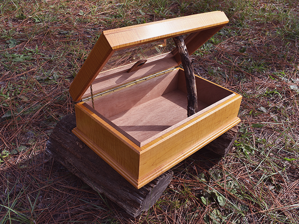 Tiger Stripped Maple Humidor